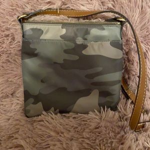Tommy Hilfiger camouflage purse